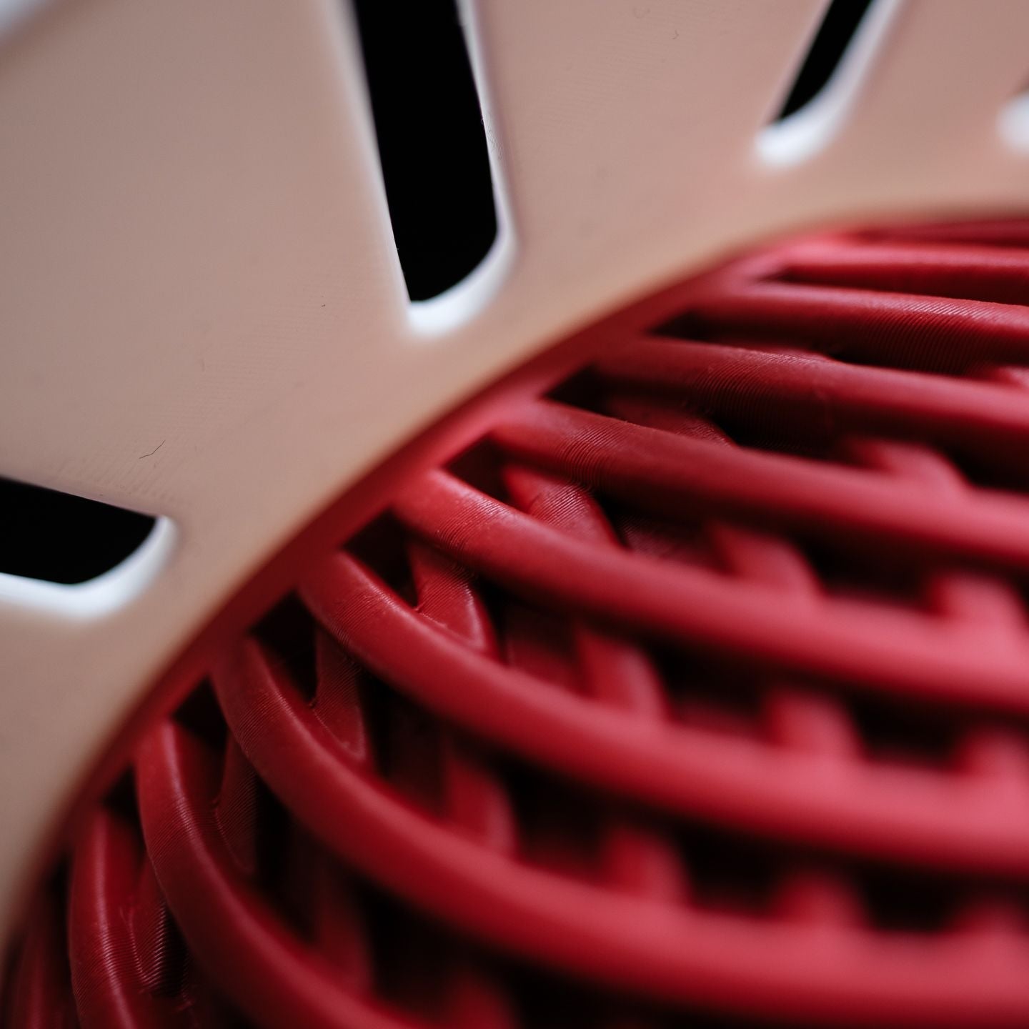 HELIX LAMP – Modern Decorative Table Lamp (Red & White)